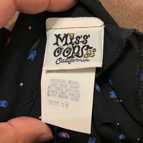 Vintage Floral Dress - Picture 5 of 5